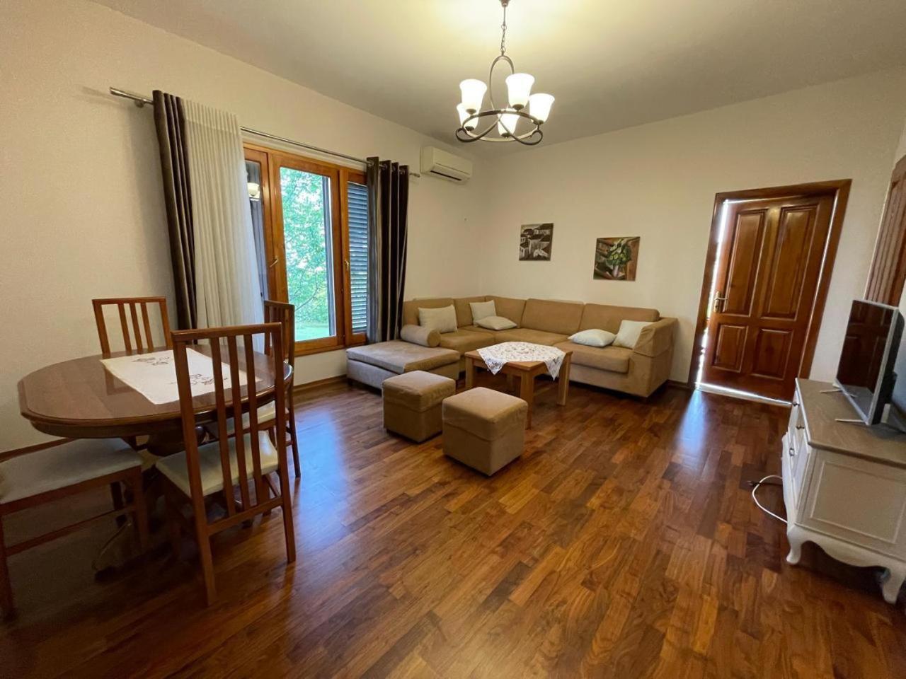 Brahja, Guest house Tirana