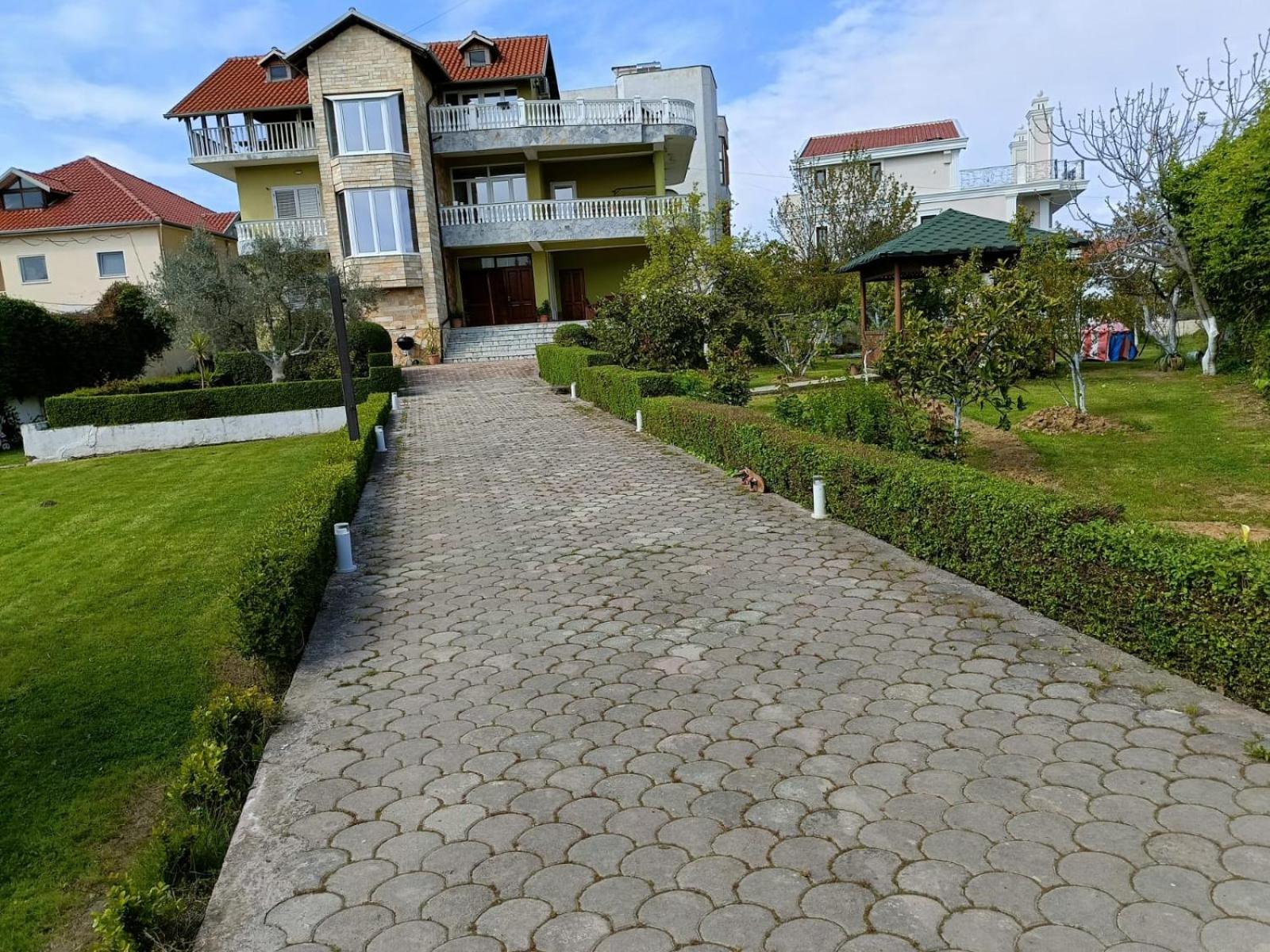 Brahja, Tirana